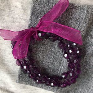Beaded stretch bracelet with ribbon in Purple